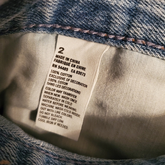 Women's American Eagle Light Wash Distressed Denim Shorts - Picture 6 of 8